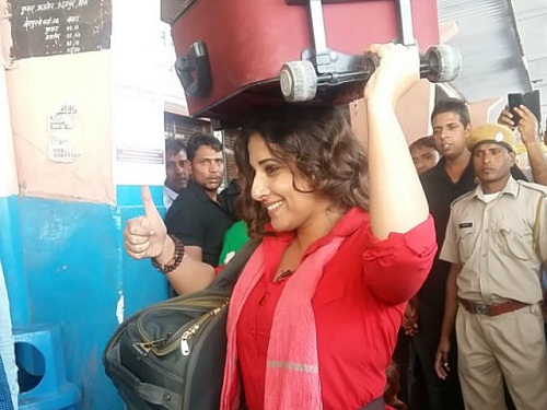 Vidya Balan becomes coolie for TV show Vidya-Balan-Coolie-Mission-Sapne