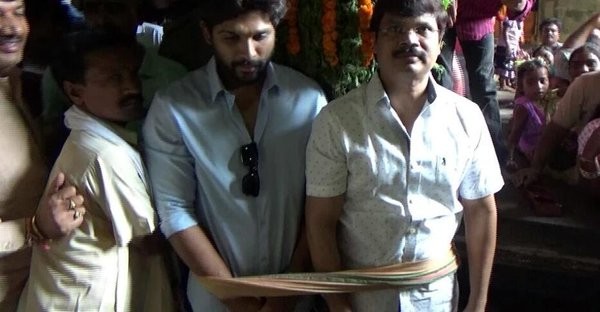 Allu Arjun Got Stuck In Simhachalam Temple Lift Full Video